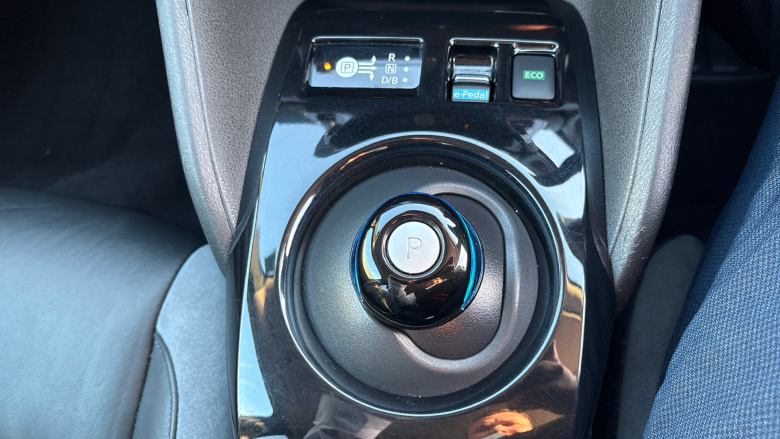 Nissan LEAF 110kW Tekna 39kWh 5dr Auto Electric Hatchback